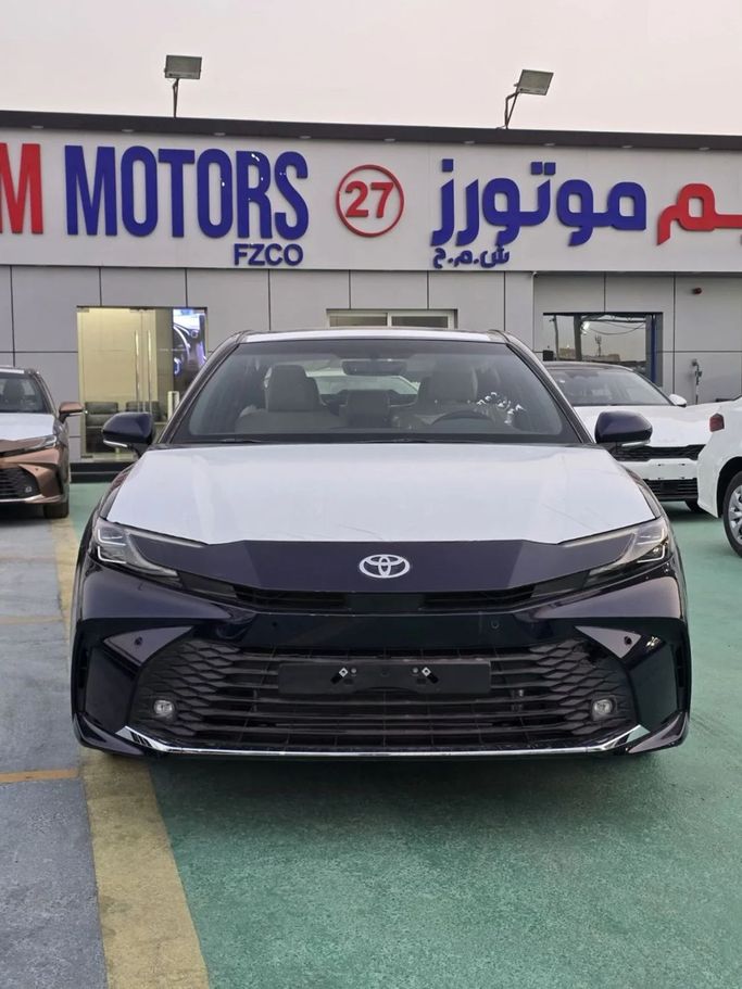 New Toyota Camry IX (XV80), 2.5 l, 2025 in Dubai by Mohamed Hakim Motors, Black color. GCC Specs | AUTO.AE