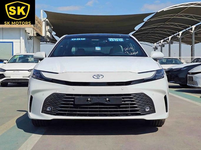 New Toyota Camry IX (XV80), 2.5 l, 2025 in Dubai by SK Motors, White color. GCC Specs | AUTO.AE