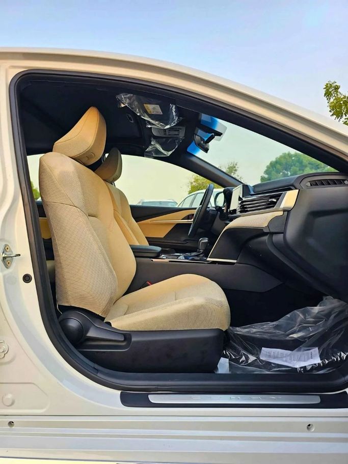 Новый Toyota Camry IX (XV80), 2.5 л, 2025 в Дубае от SK Motors Белый цвет. GCC | AUTO.AE