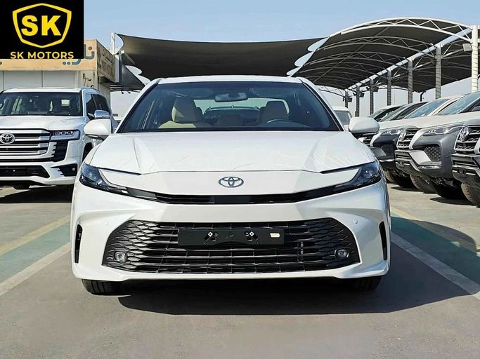New Toyota Camry IX (XV80), 2.5 l, 2025 in Dubai by SK Motors, White color. GCC Specs | AUTO.AE