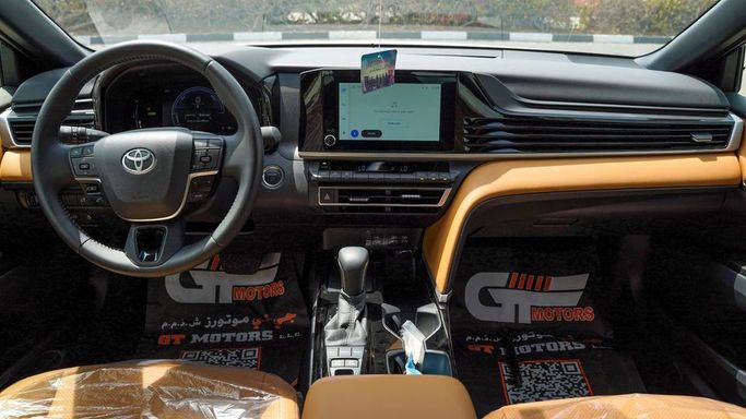 Новый Toyota Camry IX (XV80), 2.5 л, 2025 в Дубае от Najem Motors Белый цвет. GCC | AUTO.AE