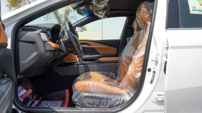 Новый Toyota Camry IX (XV80), 2.5 л, 2025 в Дубае от Najem Motors Белый цвет. GCC | AUTO.AE