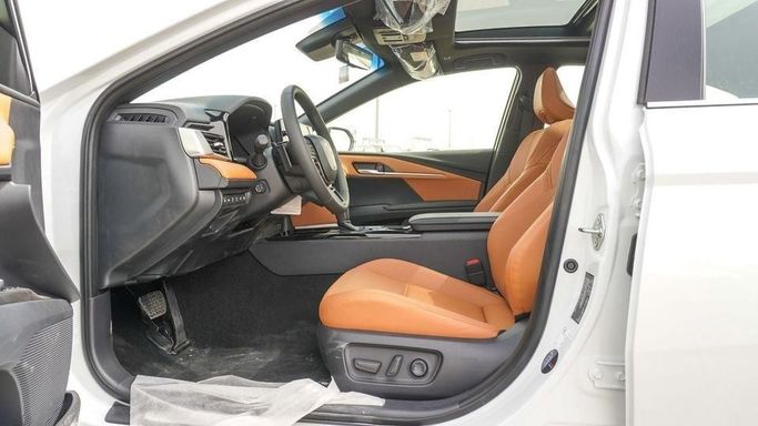 Новый Toyota Camry IX (XV80), 2.5 л, 2025 в Дубае от Najem Motors Белый цвет. GCC | AUTO.AE