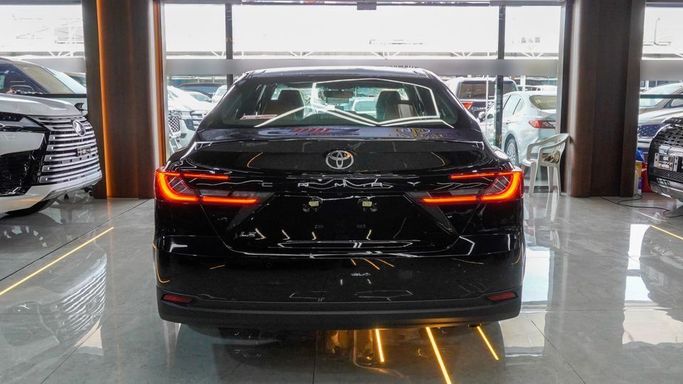 Новый Toyota Camry VIII (XV70) Рестайлинг, 2.5 л, 2025 в Дубае от Najem Motors Черный цвет. GCC | AUTO.AE