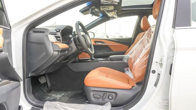 Новый Toyota Camry IX (XV80), 2.5 л, 2025 в Дубае от Najem Motors Белый цвет. GCC | AUTO.AE