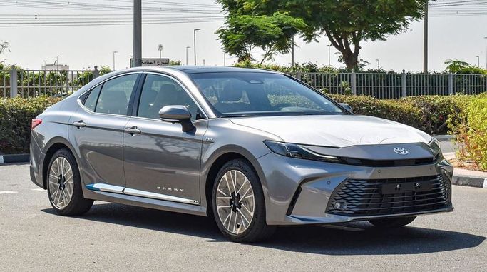 New Toyota Camry IX (XV80), 2.5 l, 2025 in Dubai by Najem Motors, Silver color. GCC Specs | AUTO.AE