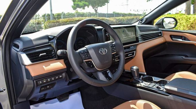 New Toyota Camry IX (XV80), 2.5 l, 2025 in Dubai by Najem Motors, Silver color. GCC Specs | AUTO.AE