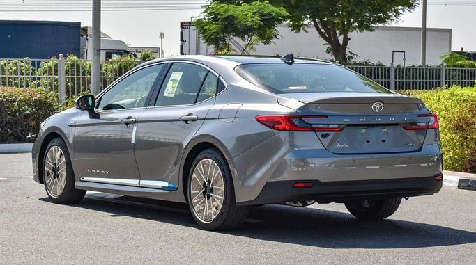New Toyota Camry IX (XV80), 2.5 l, 2025 in Dubai by Najem Motors, Silver color. GCC Specs | AUTO.AE