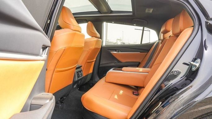 Новый Toyota Camry IX (XV80), 2.5 л, 2025 в Дубае от Najem Motors Черный цвет. GCC | AUTO.AE