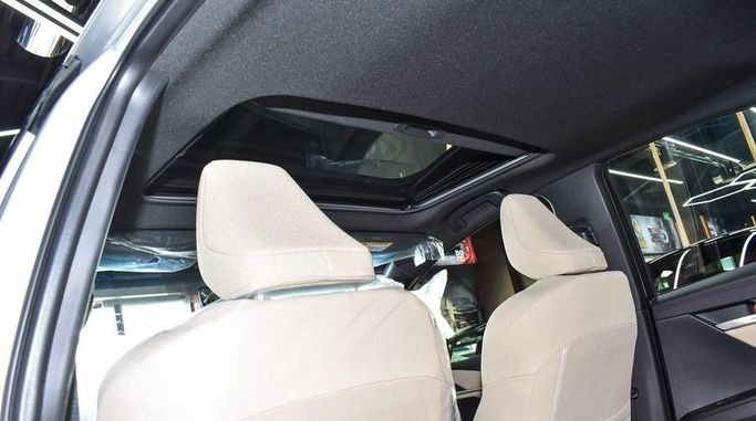 Новый Toyota Camry IX (XV80), 2.5 л, 2025 в Дубае от Najem Motors Серебристый цвет. GCC | AUTO.AE