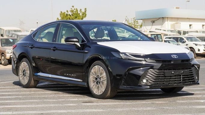 Новый Toyota Camry IX (XV80), 2.5 л, 2025 в Дубае от Najem Motors Черный цвет. GCC | AUTO.AE