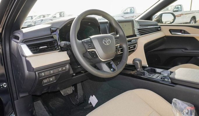 Новый Toyota Camry IX (XV80), 2.5 л, 2025 в Дубае от Najem Motors Черный цвет. GCC | AUTO.AE