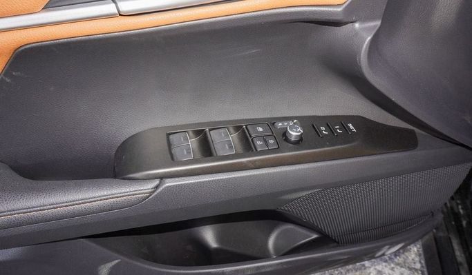 Новый Toyota Camry VIII (XV70) Рестайлинг, 2.5 л, 2025 в Дубае от Najem Motors Черный цвет. GCC | AUTO.AE