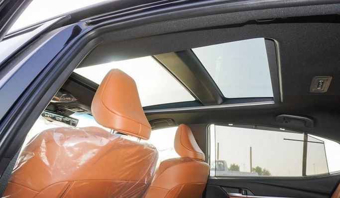 Новый Toyota Camry VIII (XV70) Рестайлинг, 2.5 л, 2025 в Дубае от Najem Motors Черный цвет. GCC | AUTO.AE