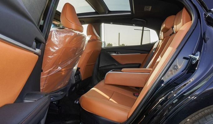 Новый Toyota Camry VIII (XV70) Рестайлинг, 2.5 л, 2025 в Дубае от Najem Motors Черный цвет. GCC | AUTO.AE