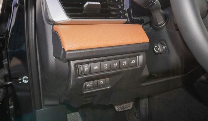 Новый Toyota Camry VIII (XV70) Рестайлинг, 2.5 л, 2025 в Дубае от Najem Motors Черный цвет. GCC | AUTO.AE