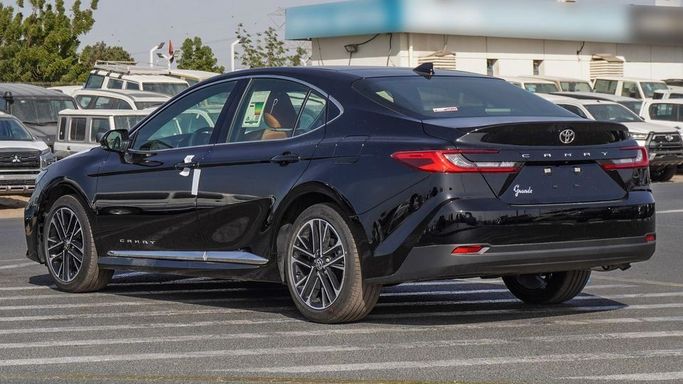Новый Toyota Camry IX (XV80), 2.5 л, 2025 в Дубае от Najem Motors Черный цвет. GCC | AUTO.AE