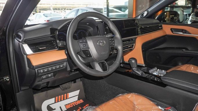 Новый Toyota Camry IX (XV80), 2.5 л, 2025 в Дубае от Najem Motors Черный цвет. GCC | AUTO.AE