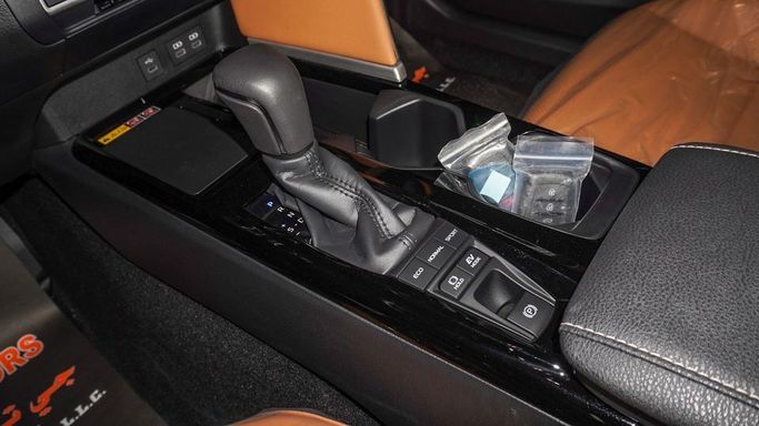 Новый Toyota Camry IX (XV80), 2.5 л, 2025 в Дубае от Najem Motors Черный цвет. GCC | AUTO.AE