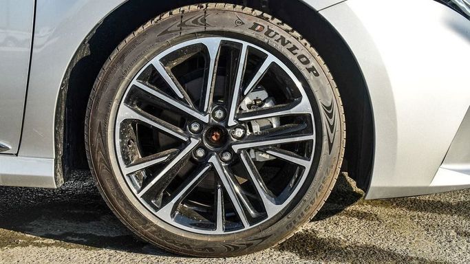 New Toyota Camry IX (XV80), 2.5 l, 2025 in Dubai by Najem Motors, Silver color. GCC Specs | AUTO.AE