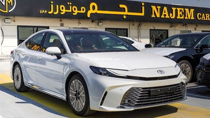 New Toyota Camry IX (XV80), 2.5 l, 2025 in Dubai by Najem Motors, White color. GCC Specs | AUTO.AE