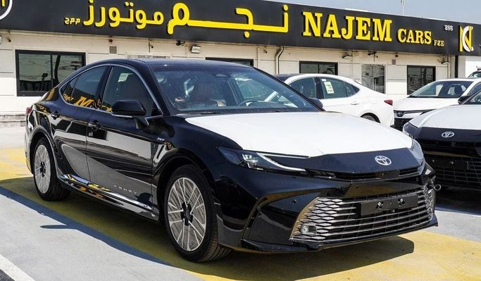 New Toyota Camry IX (XV80), 2.5 l, 2025 in Dubai by Najem Motors, Black color. GCC Specs | AUTO.AE
