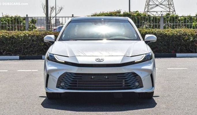 New Toyota Camry IX (XV80), 2.5 l, 2025 in Dubai by Najem Motors, White color. GCC Specs | AUTO.AE