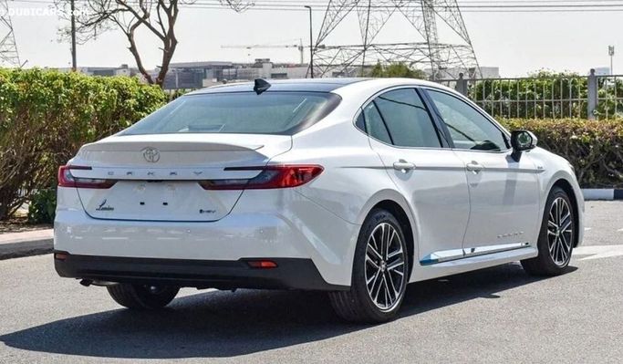 New Toyota Camry IX (XV80), 2.5 l, 2025 in Dubai by Najem Motors, White color. GCC Specs | AUTO.AE