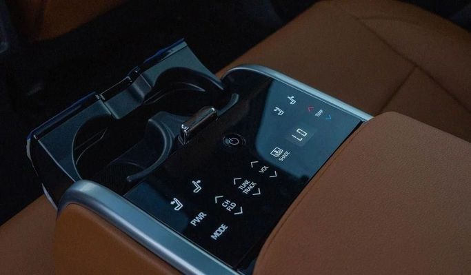 New Toyota Camry IX (XV80), 2.5 l, 2025 in Dubai by Najem Motors, Black color. GCC Specs | AUTO.AE