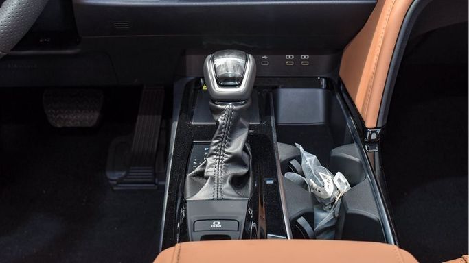 Новый Toyota Camry IX (XV80) China Market, 2.0 л, 2024 в Дубае от Najem Motors Серебристый цвет. Китайская | AUTO.AE