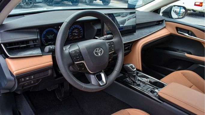 Новый Toyota Camry IX (XV80) China Market, 2.0 л, 2024 в Дубае от Najem Motors Серебристый цвет. Китайская | AUTO.AE