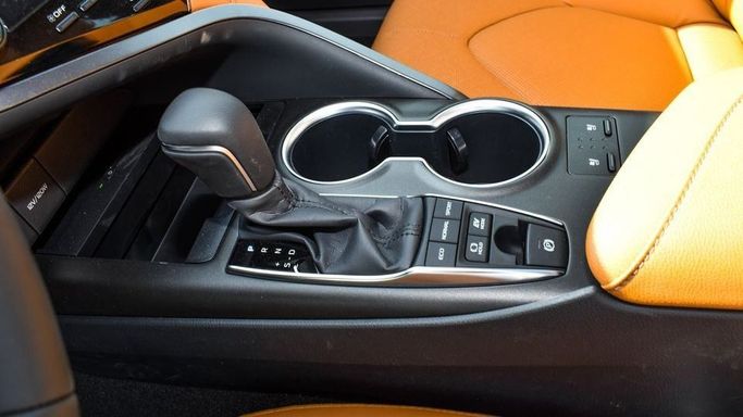 Новый Toyota Camry IX (XV80), 2.5 л, 2024 в Дубае от Najem Motors Черный цвет. GCC | AUTO.AE