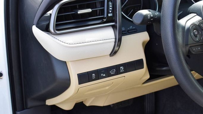 New Toyota Camry VIII (XV70) Facelift, 2.5 l, 2023 in Dubai by Najem Motors, White color. GCC Specs | AUTO.AE