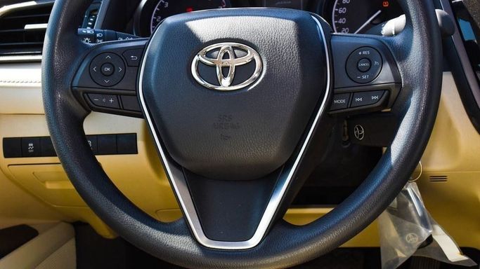 New Toyota Camry VIII (XV70) Facelift, 2.5 l, 2023 in Dubai by Najem Motors, Grey color. GCC Specs | AUTO.AE