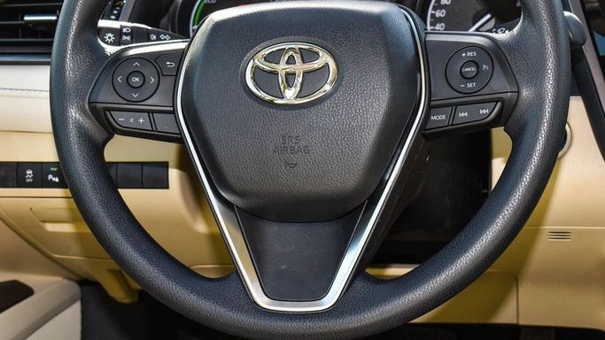 Новый Toyota Camry VIII (XV70) Рестайлинг, 2.5 л, 2023 в Дубае от Najem Motors Черный цвет. GCC | AUTO.AE