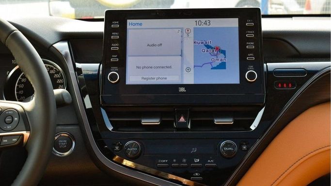 Новый Toyota Camry VIII (XV70) Рестайлинг, 3.5 л, 2023 в Дубае от Najem Motors Белый цвет. GCC | AUTO.AE