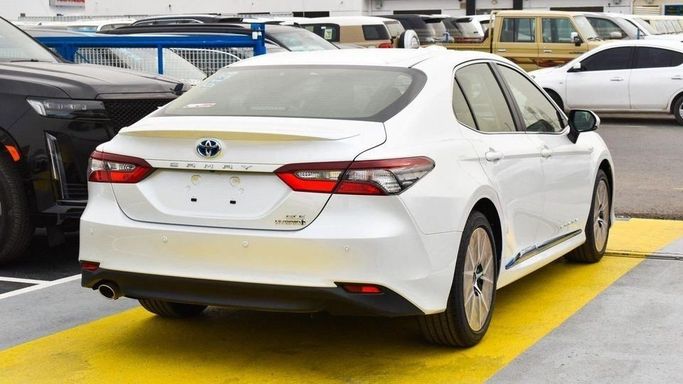 Новый Toyota Camry VIII (XV70) Рестайлинг, 2.5 л, 2023 в Дубае от Najem Motors Белый цвет. GCC | AUTO.AE