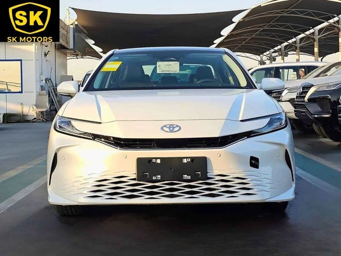 New Toyota Camry IX (XV80), 2.5 l, 2025 in Dubai by SK Motors, White color. Chinese Specs | AUTO.AE