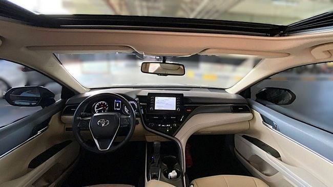 Used Toyota Camry VIII (XV70) Facelift, 2.5 l, 2024 in Dubai by Soltan Auto, Black color. GCC Specs | AUTO.AE