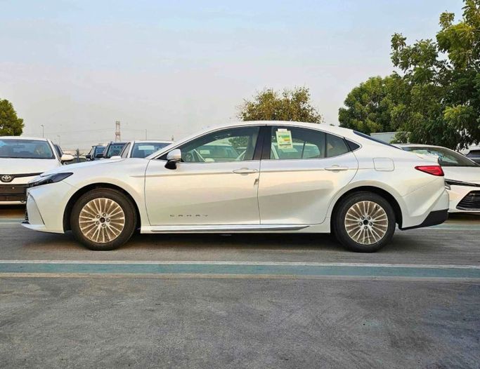 New Toyota Camry IX (XV80), 2.5 l, 2025 in Dubai by SK Motors, White color. Other | AUTO.AE