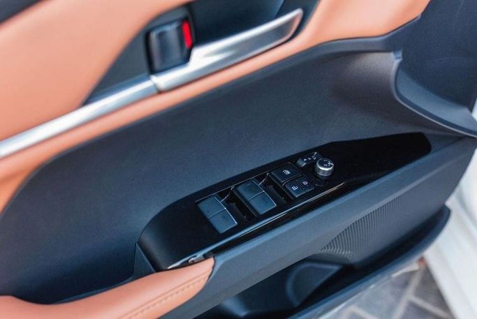 New Toyota Camry IX (XV80) China Market, 2.0 l, 2024 in Dubai by Albakheet Motors, White color. Chinese Specs | AUTO.AE