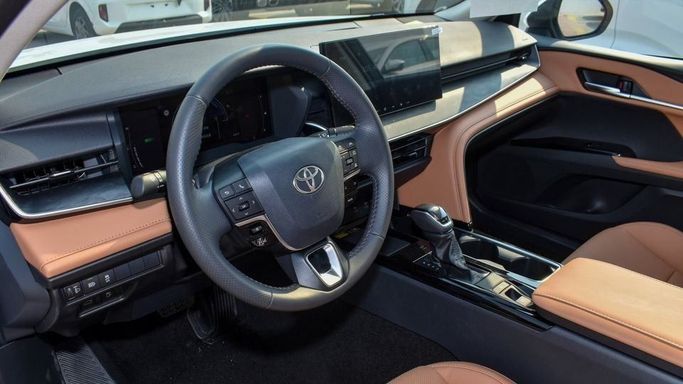 New Toyota Camry IX (XV80) China Market, 2.0 l, 2024 in Dubai by Albakheet Motors, White color. Chinese Specs | AUTO.AE