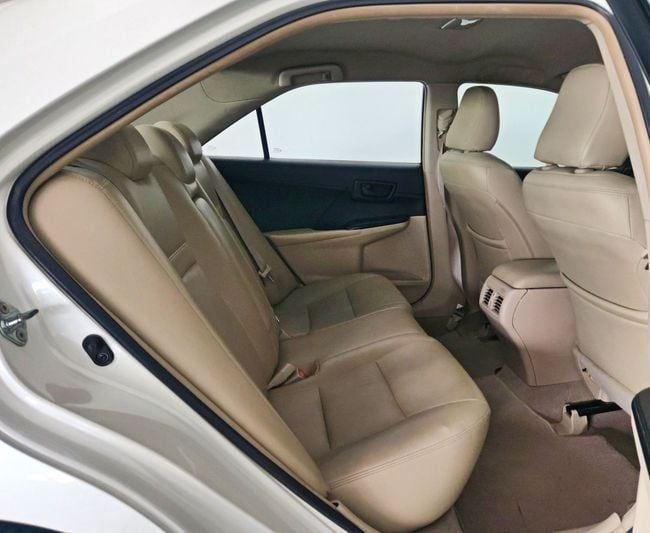 Used Toyota Camry VII (XV50) Facelift, 2.5 l, 2014 in Dubai by Gulf Motors, White color. GCC Specs | AUTO.AE