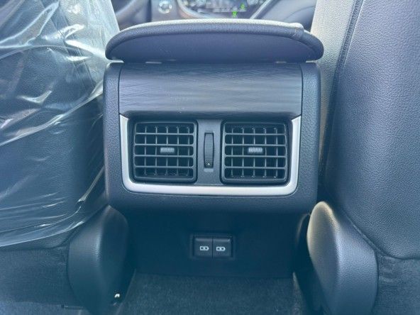 Новый Toyota Camry VIII (XV70) Рестайлинг, 2.5 л, 2023 в Дубае от Titanum Cars Черный цвет. Other | AUTO.AE