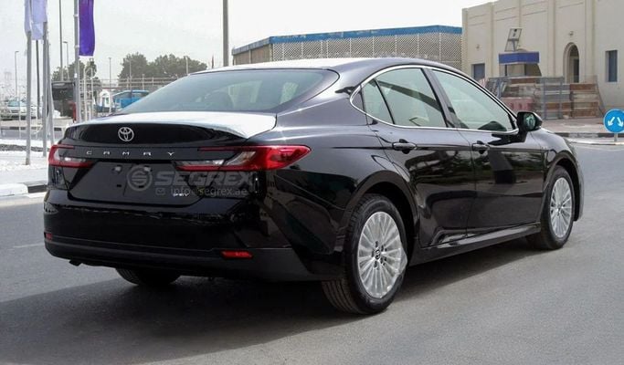 Новый Toyota Camry IX (XV80), 2.5 л, 2025 в Дубае от Segrex Auto Черный цвет. GCC | AUTO.AE