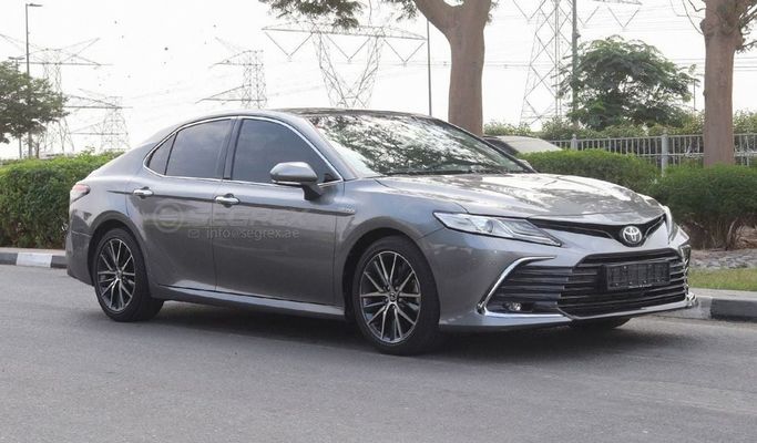 Used Toyota Camry VIII (XV70) Facelift, 3.5 l, 2022 in Dubai by Segrex Auto, Grey color. GCC Specs | AUTO.AE