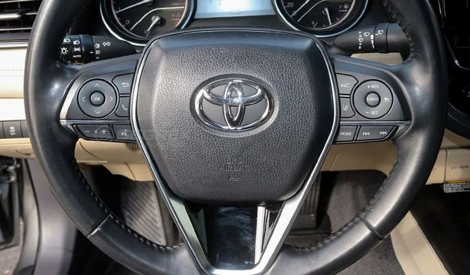 Used Toyota Camry VIII (XV70) Facelift, 3.5 l, 2022 in Dubai by Segrex Auto, Grey color. GCC Specs | AUTO.AE