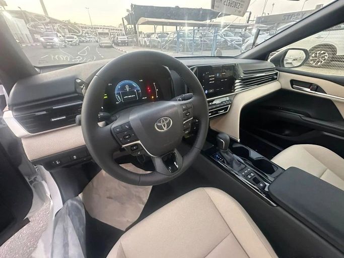 Новый Toyota Camry IX (XV80), 2.5 л, 2025 в Дубае от World Center Motors FZE Белый цвет. GCC | AUTO.AE