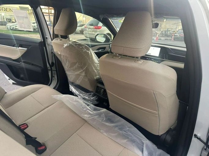 Новый Toyota Camry IX (XV80), 2.5 л, 2025 в Дубае от World Center Motors FZE Белый цвет. GCC | AUTO.AE