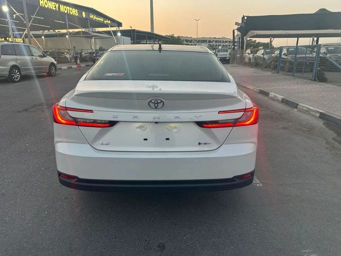 Новый Toyota Camry IX (XV80), 2.5 л, 2025 в Дубае от World Center Motors FZE Белый цвет. GCC | AUTO.AE